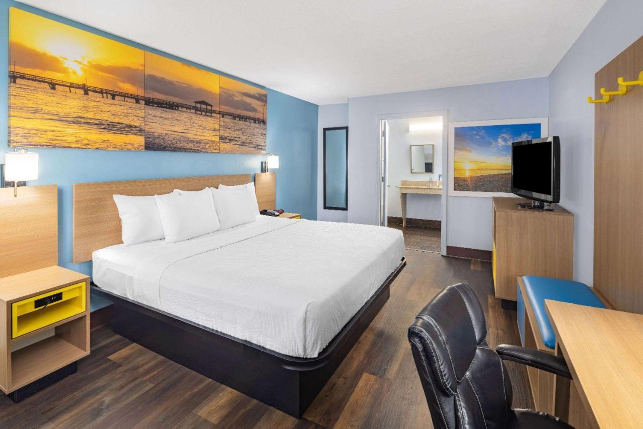 Days Inn By Wyndham Pensacola I-10 Ferry Pass Esterno foto