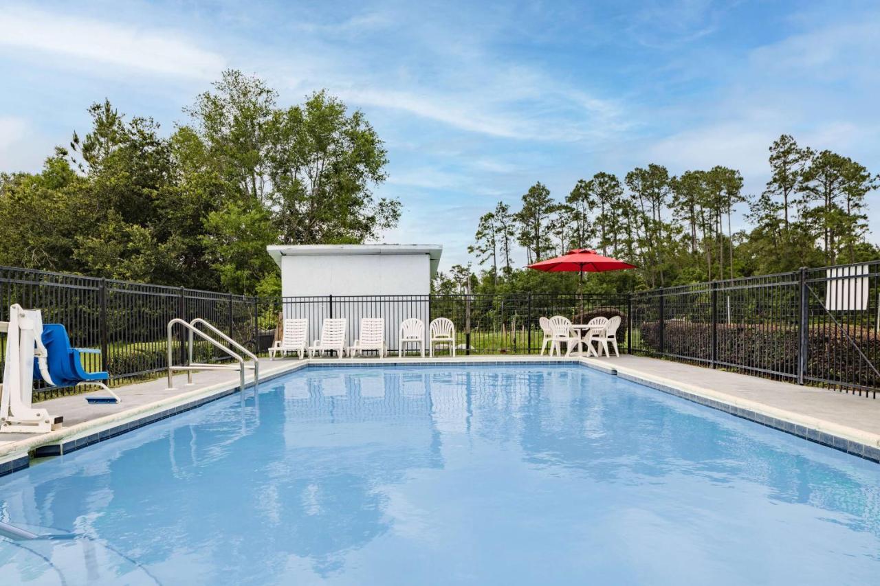 Days Inn By Wyndham Pensacola I-10 Ferry Pass Esterno foto