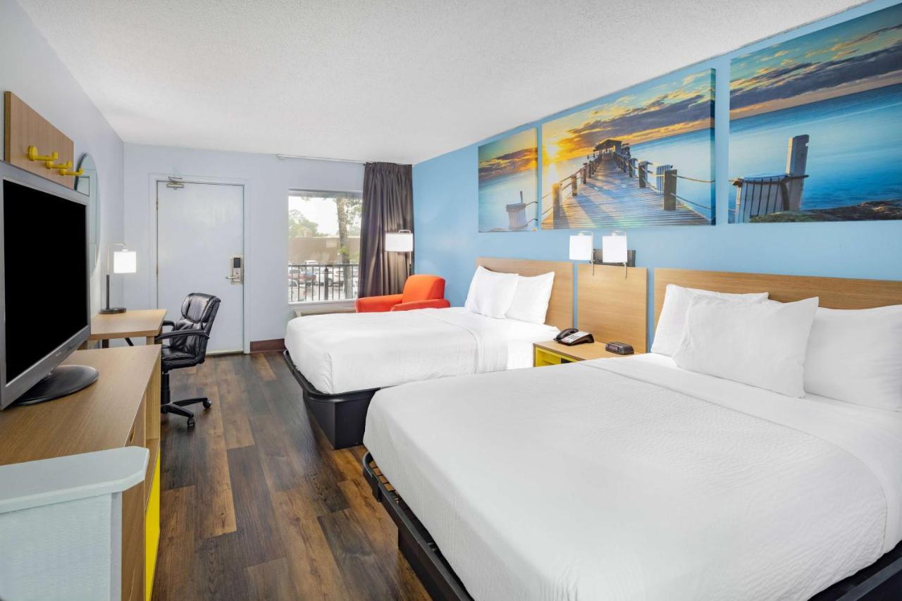 Days Inn By Wyndham Pensacola I-10 Ferry Pass Esterno foto