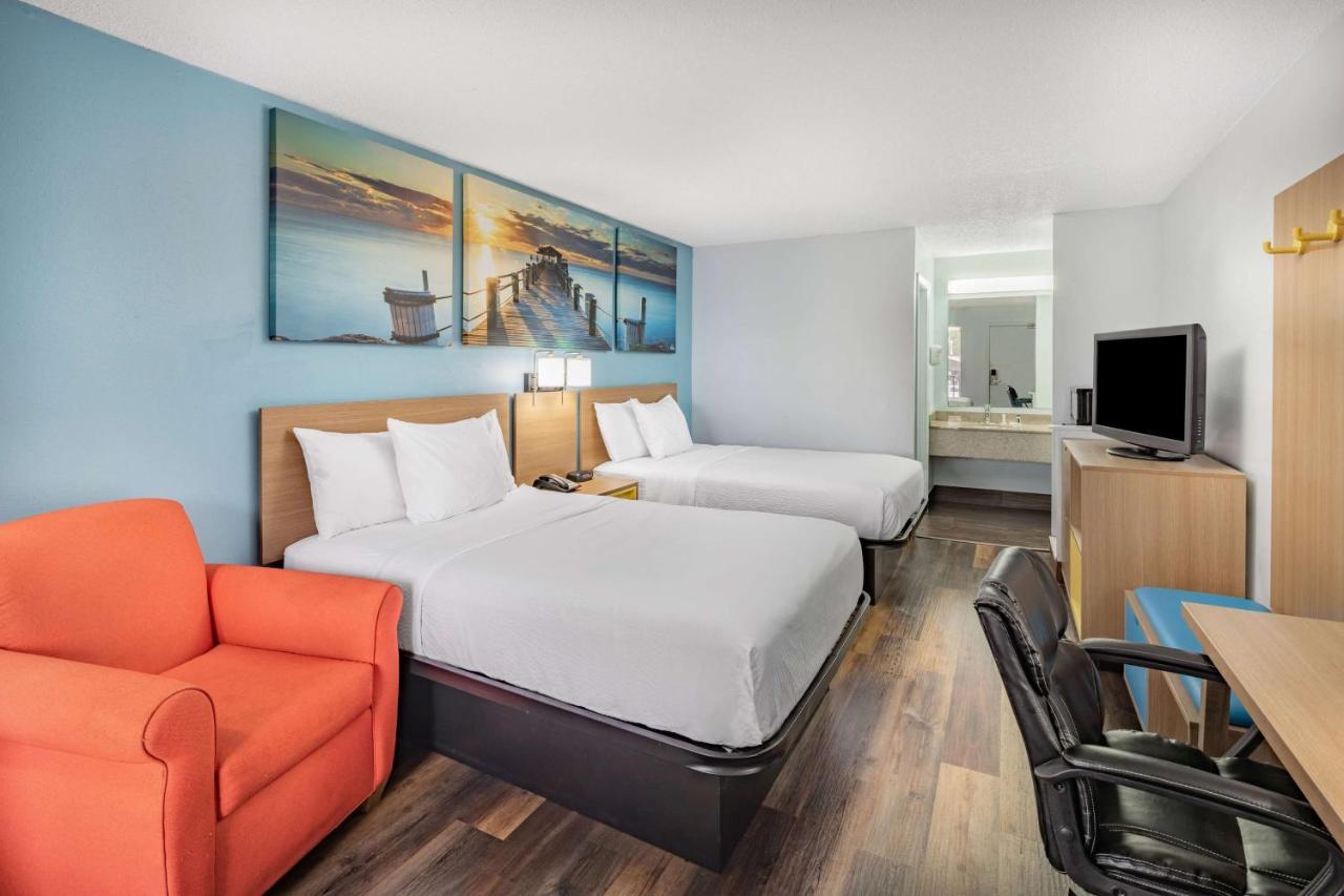 Days Inn By Wyndham Pensacola I-10 Ferry Pass Esterno foto