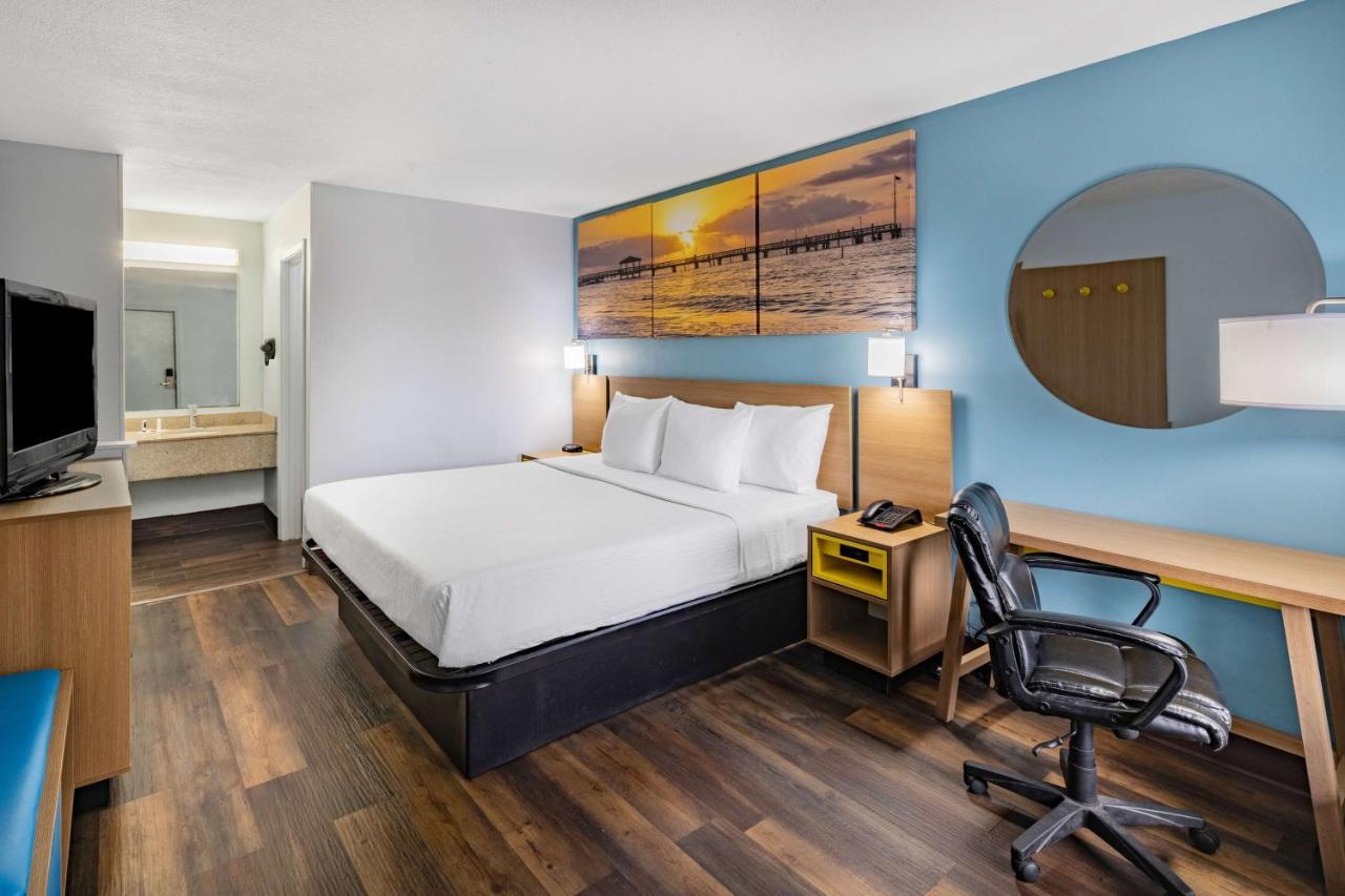 Days Inn By Wyndham Pensacola I-10 Ferry Pass Esterno foto