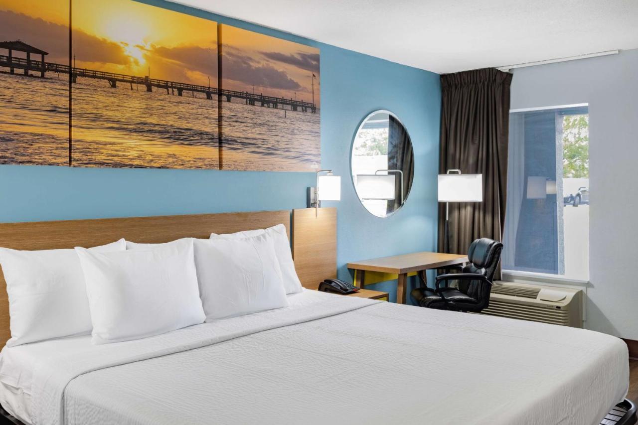 Days Inn By Wyndham Pensacola I-10 Ferry Pass Esterno foto