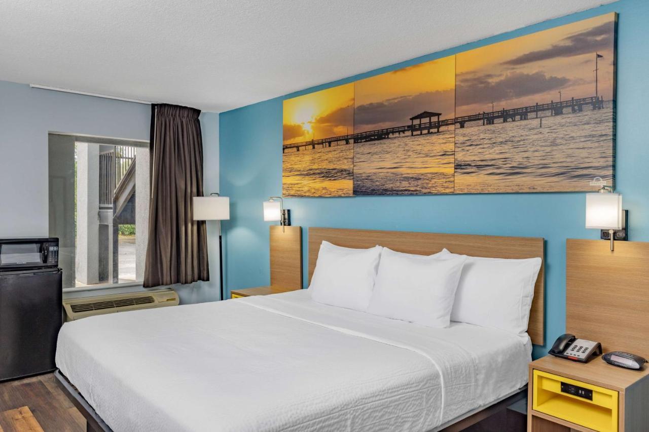 Days Inn By Wyndham Pensacola I-10 Ferry Pass Esterno foto