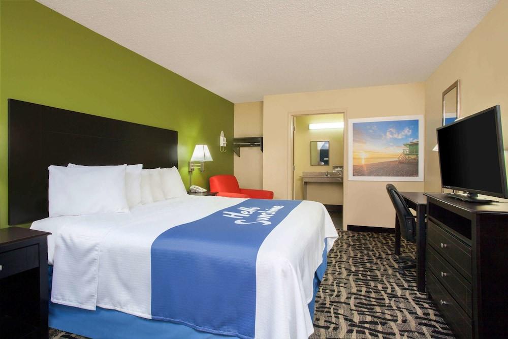 Days Inn By Wyndham Pensacola I-10 Ferry Pass Esterno foto