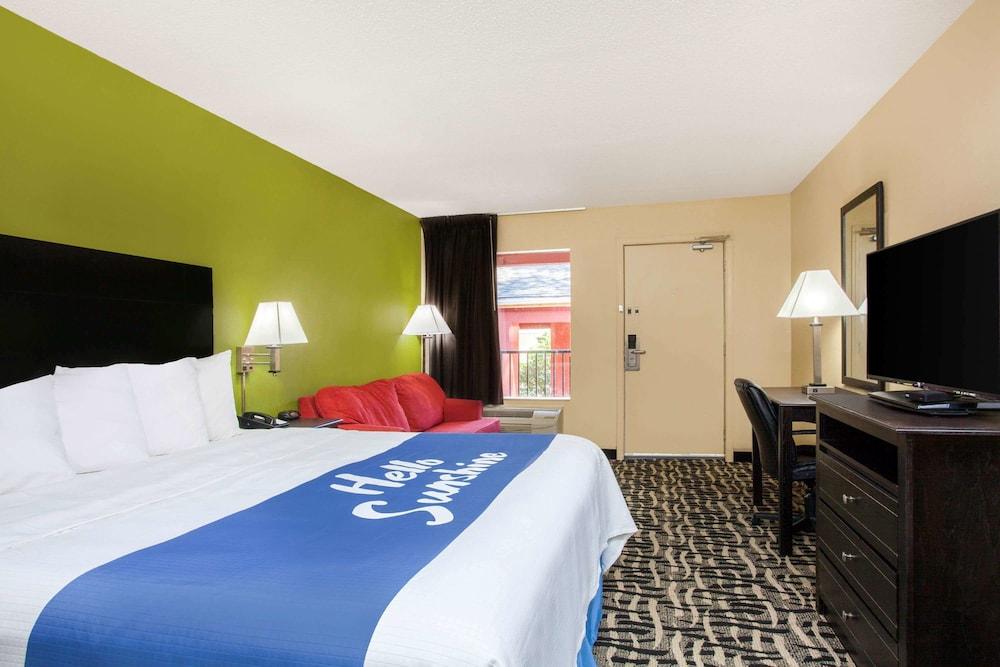 Days Inn By Wyndham Pensacola I-10 Ferry Pass Esterno foto