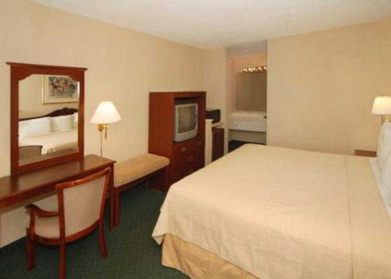 Days Inn By Wyndham Pensacola I-10 Ferry Pass Esterno foto